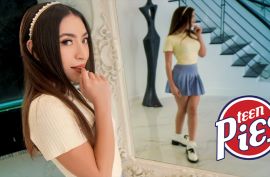 Милашку в жестком стиле ебет самец