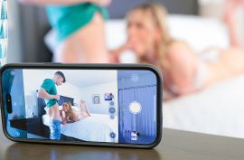 Блондиночку красотку пердолит большой хрен