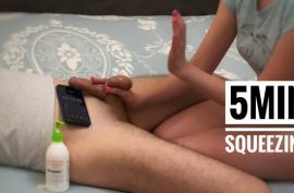 Подруга ласкает  мужику хрен