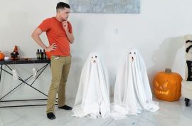 Секс сразу с двумя шикарными девушками