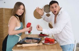 Сиськастая Амалия (Amalia Davis) круто ебется