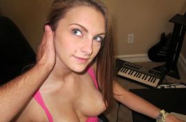 Мила подружка любит пососать