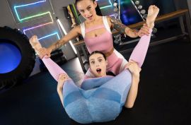 Гибкие лесбиянки классно шалят