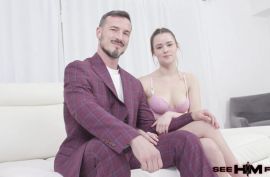 Любовница лижет мужику  анальную дырку