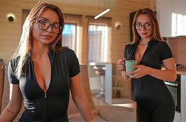 Крошка в очках  в отличном сексе