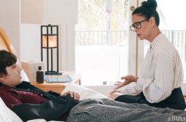 Мачеха ебенится с молодым пасынком