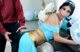 Массивный хер отлично растянул давалку