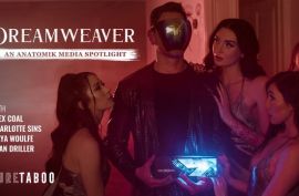 Мужик пердолит красивых девушек