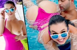 Купание в бассейне и секс с красоткой