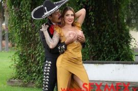 Секс на природе с грудастой милфой