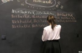 Телочка сосет хуец  и мощно лупится в жопу