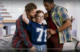 Сучку мужики мощно поделили на двоих