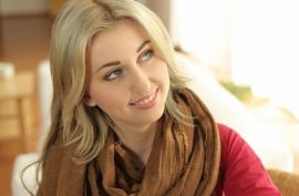 Милашка блондиночка классно шпилится