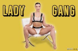 Мужики круто чпокнули сисястую бабу